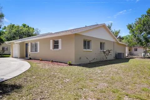 802 25th Street Ct E, Bradenton, FL 34208