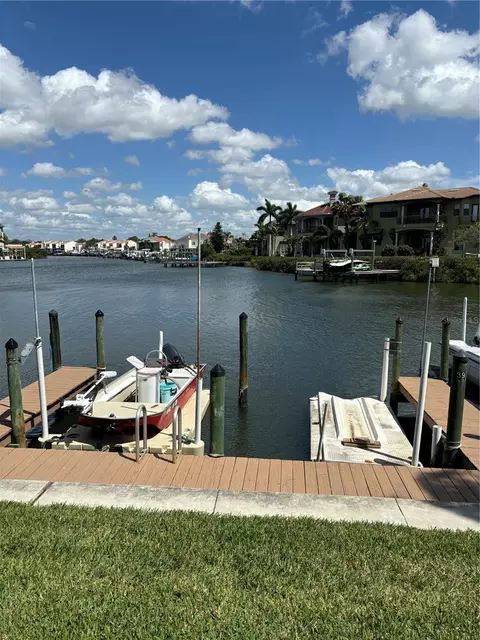 8832 Bay Pointe Dr #H 107, Tampa, FL 33615