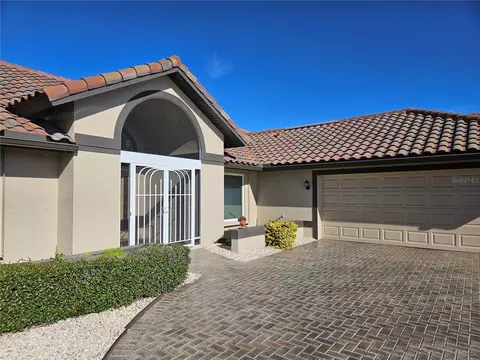 2037 Berry Roberts Dr, Sun City Center, FL 33573