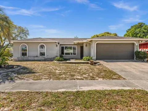 8712 Beaver Ln, Port Richey, FL 34668
