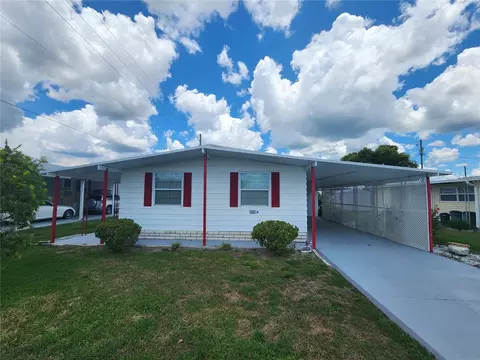 5252 Amanda St, Zephyrhills, FL 33542