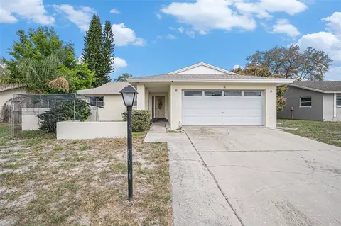 2536 Southpointe Dr, Dunedin, FL 34698 photo 1