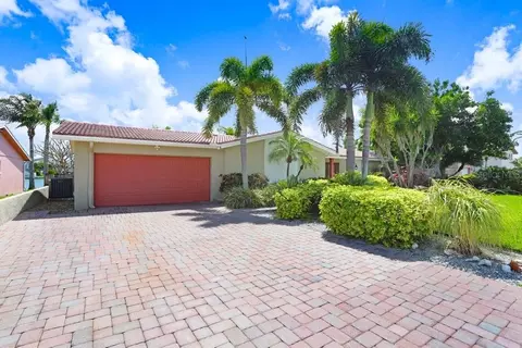 251 176th Ave E, Redington Shores, FL 33708