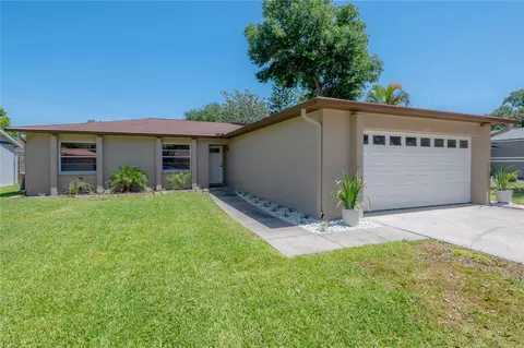 11105 Maxton Way N, Pinellas Park, FL 33782