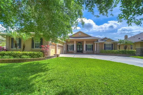 705 Charter Wood Pl, Valrico, FL 33594