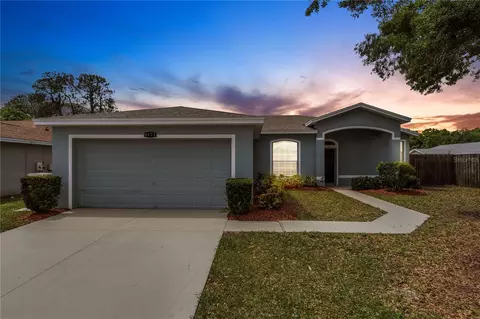 6422 Myrtlewood Dr, Lakeland, FL 33810