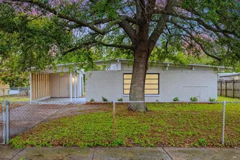 1316 Warrington Way, Tampa, FL 33619