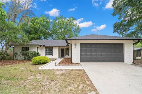 17536 Shadyside Cir, Lutz, FL 33549
