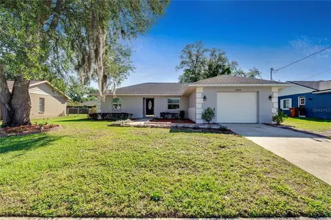 2206 N Warnell St, Plant City, FL 33563