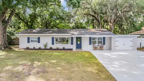 39024 Manor Dr, Zephyrhills, FL 33542