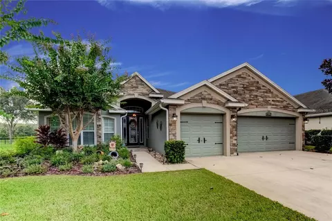 4920 Pointe O Woods Dr, Wesley Chapel, FL 33543