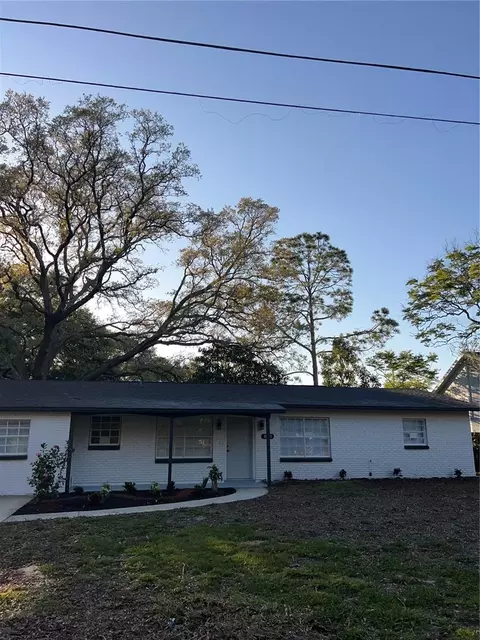 9320 N Arrawana Ave, Tampa, FL 33618