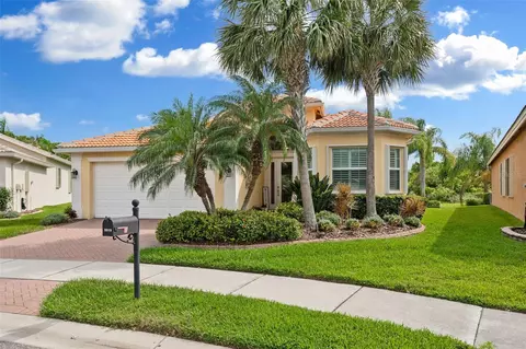 5019 Crystal Beach Dr, Wimauma, FL 33598