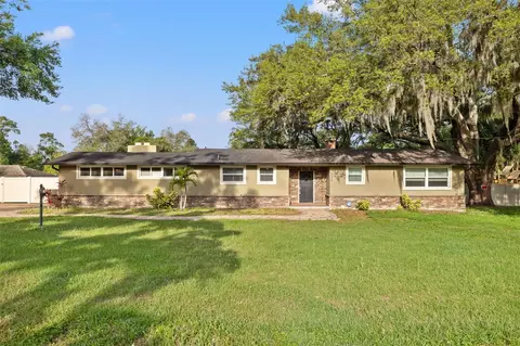 820 Hilltop Dr, Brandon, FL 33511