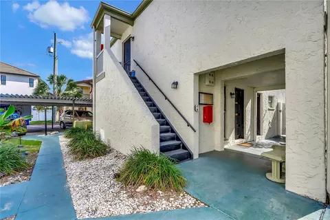 4611 W North B St #1, Tampa, FL 33609