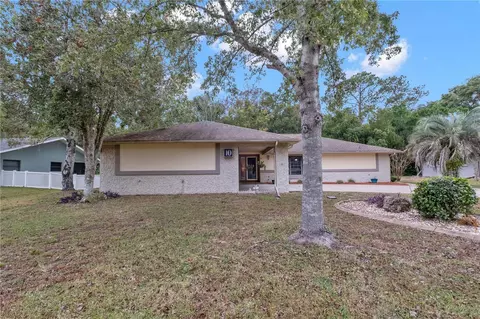 10 Pine Dr, Homosassa, FL 34446