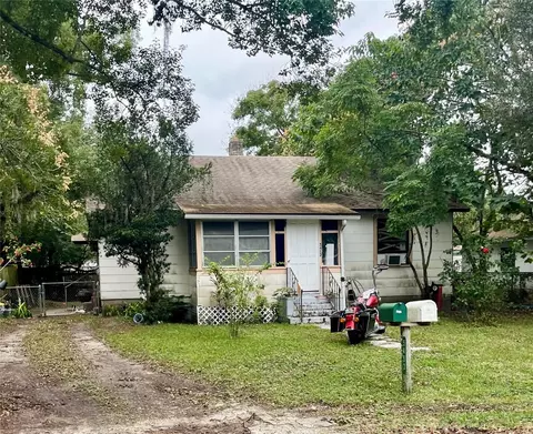 5453 10th St, Zephyrhills, FL 33542