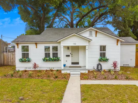 142 NE Monroe Cir N, Saint Petersburg, FL 33702