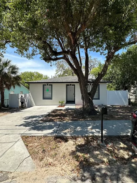 8420 N Semmes St, Tampa, FL 33604