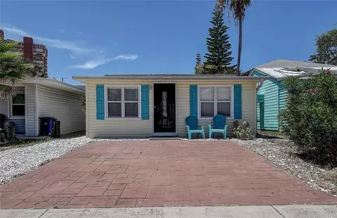 18036 1st St E, Redington Shores, FL 33708