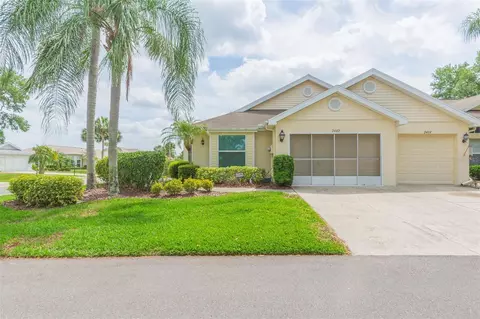 2402 Nantucket Glen Pl, Sun City Center, FL 33573