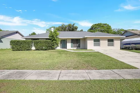 814 Tarawood Ln, Valrico, FL 33594