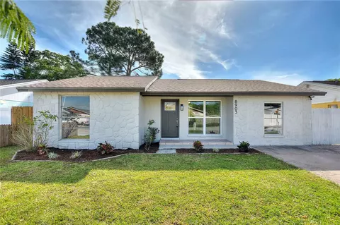 8903 Leeward Dr, Tampa, FL 33634