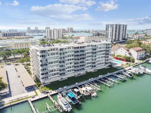 223 Island Way #2A, Clearwater Beach, FL 33767