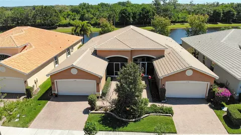 15738 Aurora Lake Cir, Wimauma, FL 33598
