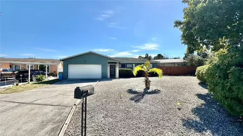 8126 Flame Vine Ave, Seminole, FL 33777