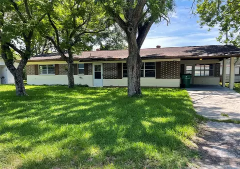 5540 24th St, Zephyrhills, FL 33542