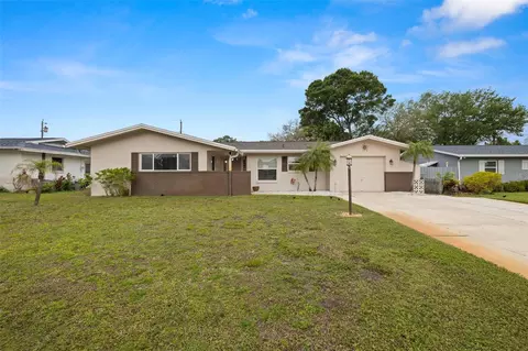 8428 121st St, Seminole, FL 33772