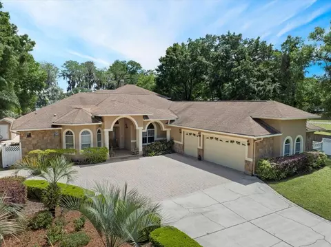 6031 Lakeside Dr, Lutz, FL 33558