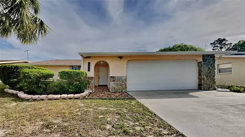 8206 Medford Dr, Port Richey, FL 34668