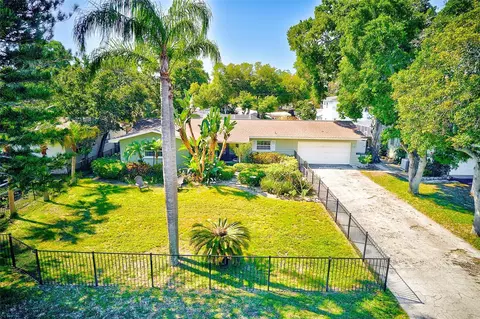 3248 8th Ave SW, Largo, FL 33770