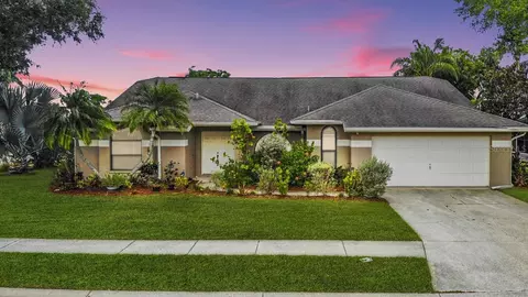 7988 Glenbrooke Ln, Sarasota, FL 34243