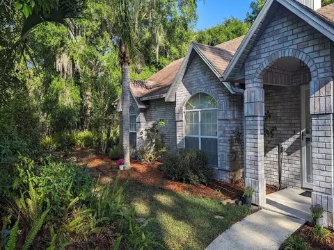 1195 E Wisconsin Ave, Deland, FL 32724