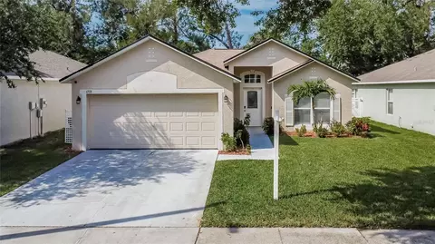 6918 Crown Lake Dr, Gibsonton, FL 33534