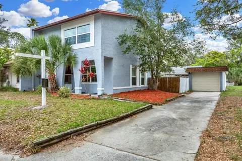 2067 Santiago Way N, Clearwater, FL 33763