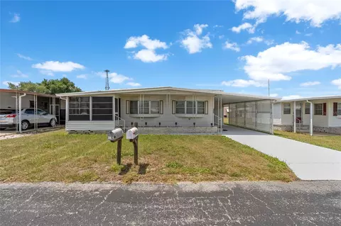 4553 Newcomb Ave, Zephyrhills, FL 33541