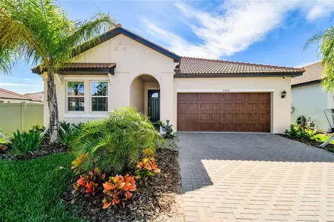 5373 Windy Grove Dr, Wimauma, FL 33598