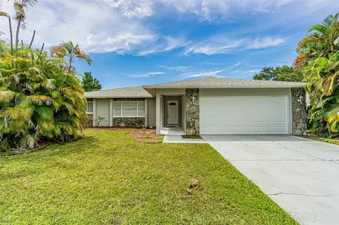 7036 13th St E, Sarasota, FL 34243