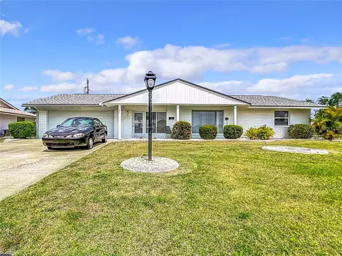 701 Riviera Dr, Sun City Center, FL 33573