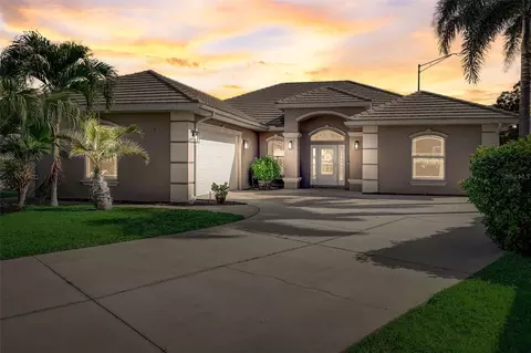 4501 Mcintosh Lake Ave, Sarasota, FL 34233