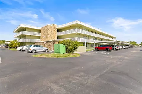 4890 Bay St NE #329, Saint Petersburg, FL 33703
