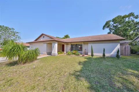 2608 Bridle Dr, Plant City, FL 33566