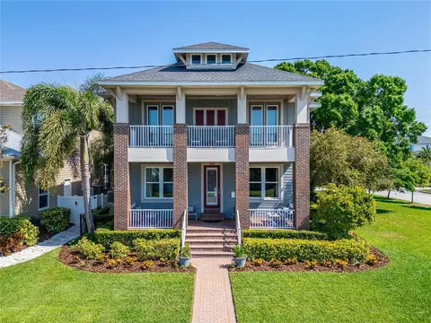 368 Rafael Blvd NE, Saint Petersburg, FL 33704