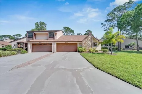 2320 S Fairway Dr, Plant City, FL 33566