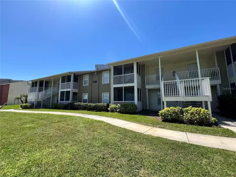 214 Lake Parsons Grn #207, Brandon, FL 33511