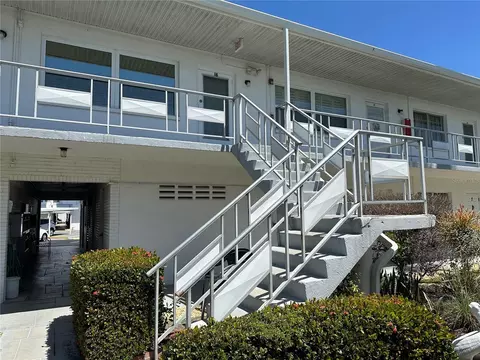 5915 18th St N #16, Saint Petersburg, FL 33714